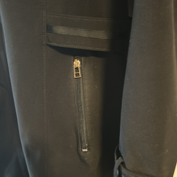 Black water resistant spring/ fall jacket- size L. - Picture 3 of 6